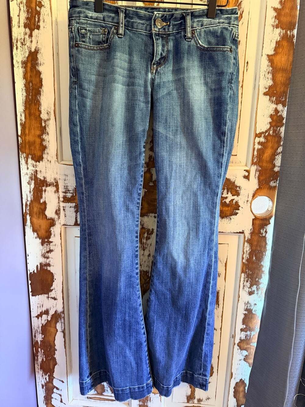 Express Stella Flattering Fit Flared Vintage Style Y2K Jeans Size 2R